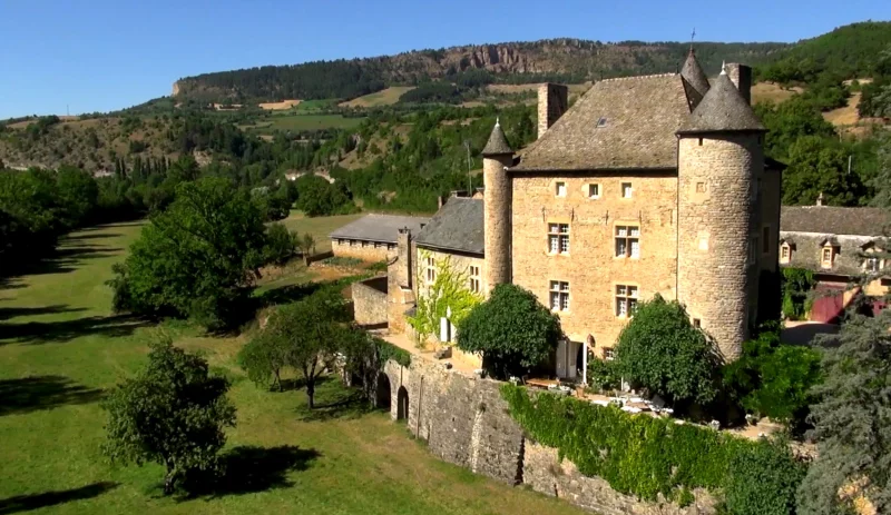 CHATEAU DE RESSOUCHES