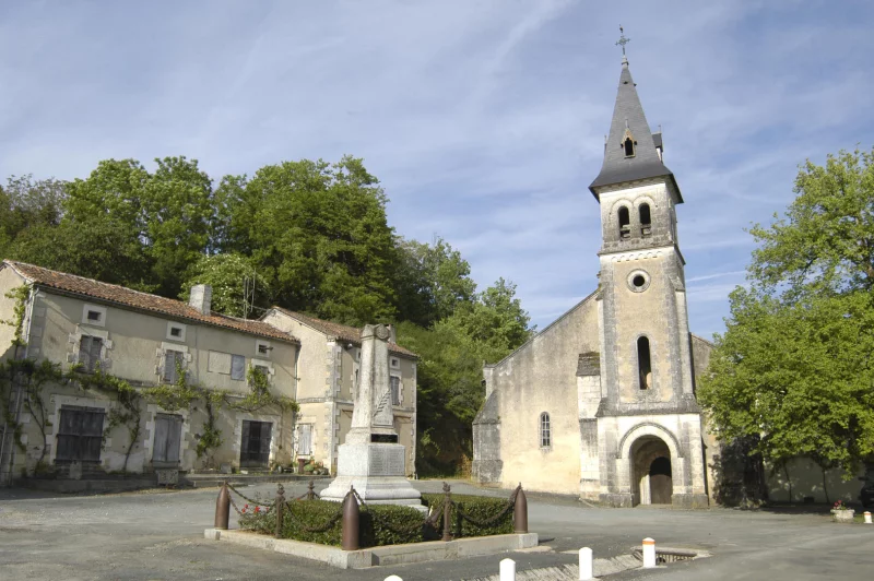 Eglise Saint-Pierre-ès-Liens de Teyjat