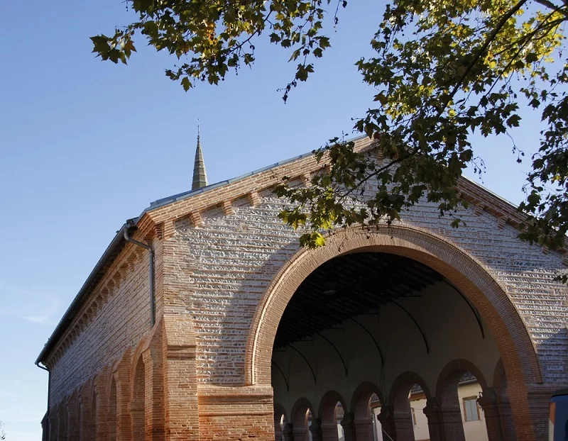 HALLE DE LAUNAC