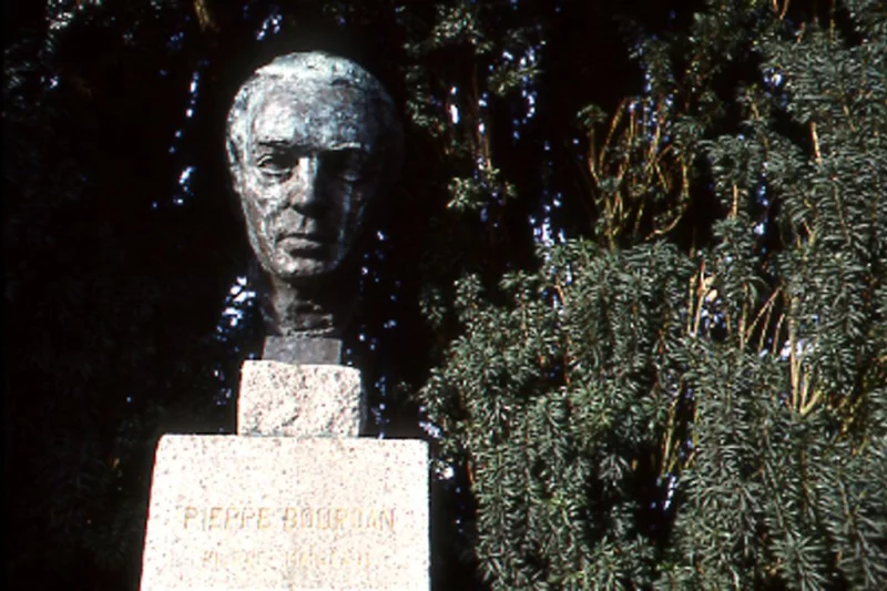 Stèle de Pierre Bourdan