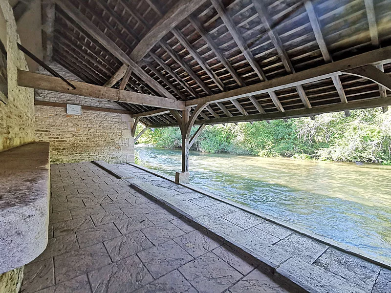 LAVOIR DE COUR-L’EVEQUE