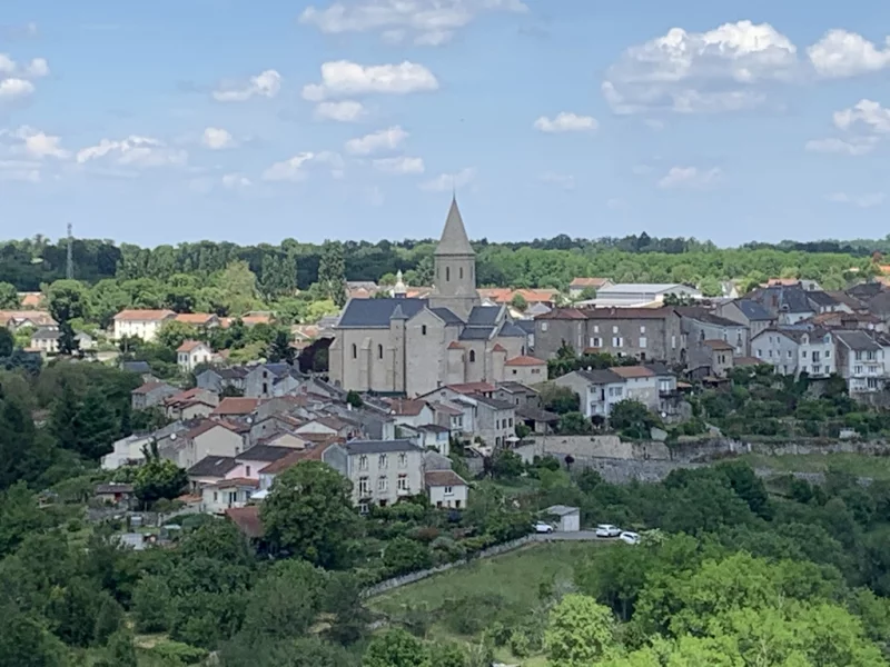 Point de vue sur le village de Châteauponsac