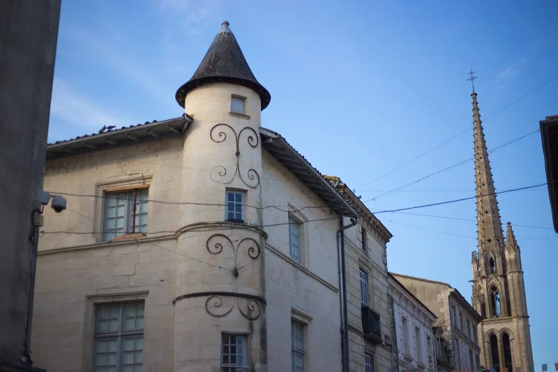Maison à tourelle