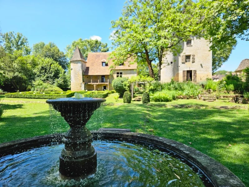 Donjon, Manoir et Jardin de la Salle