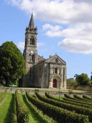 Façade de l'église Saint-Pierre de Loupiac
