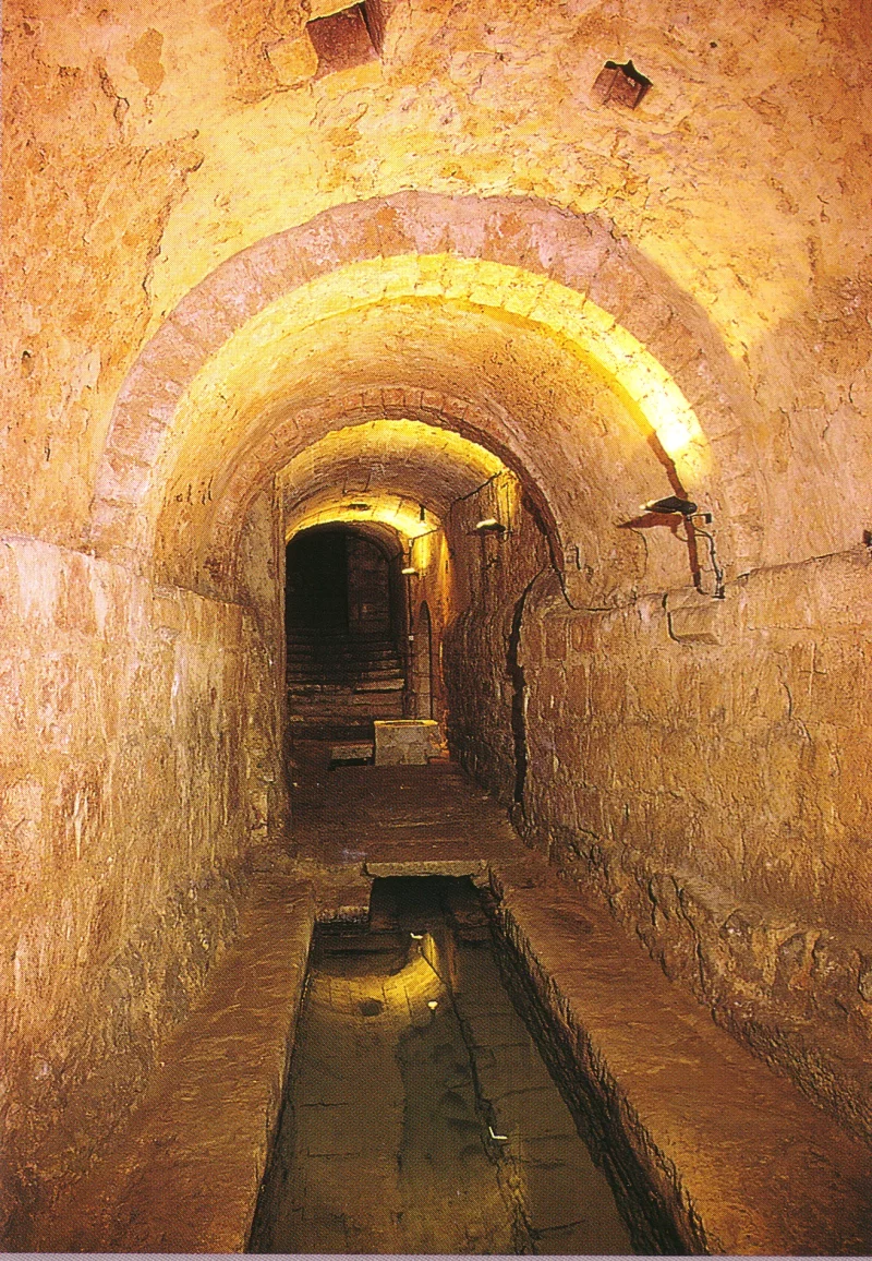 La fontaine souterraine