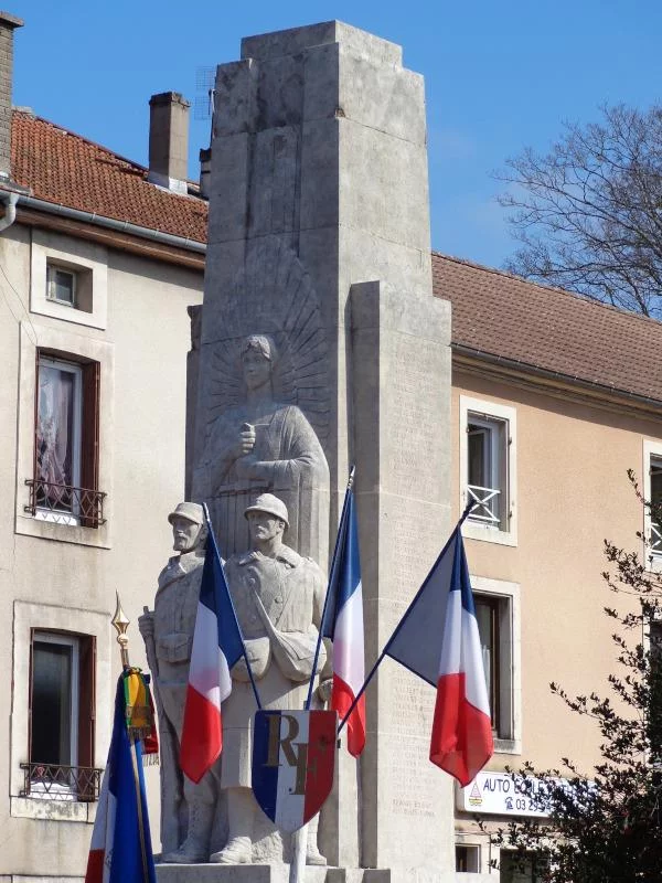 Monument aux morts de Neufchâteau