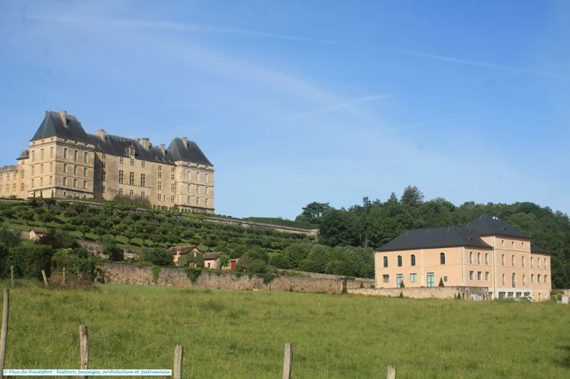 Maison des Services au public, Hôtel de Ville, ancienne « jumenterie »
