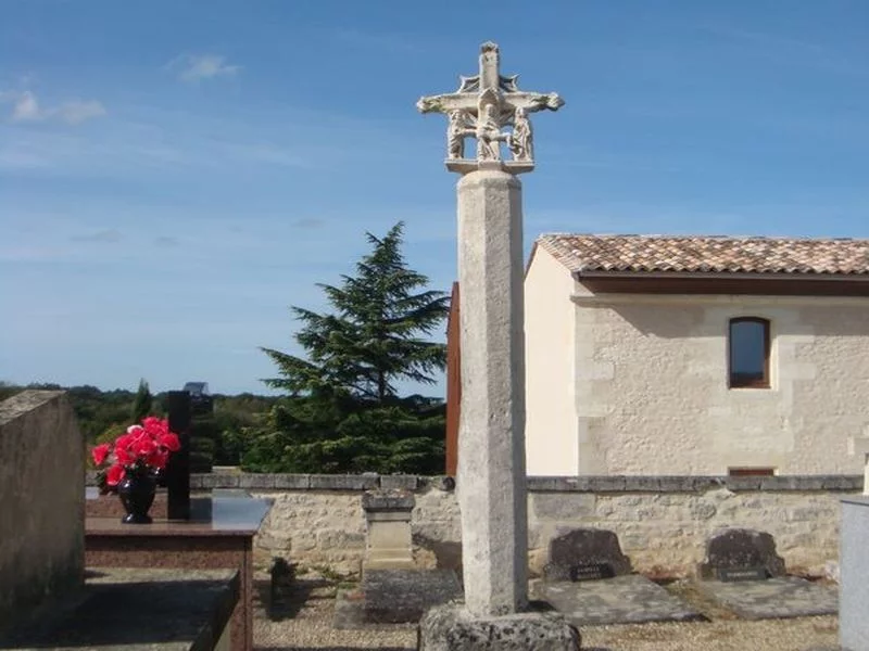 Croix du cimetière de Croignon