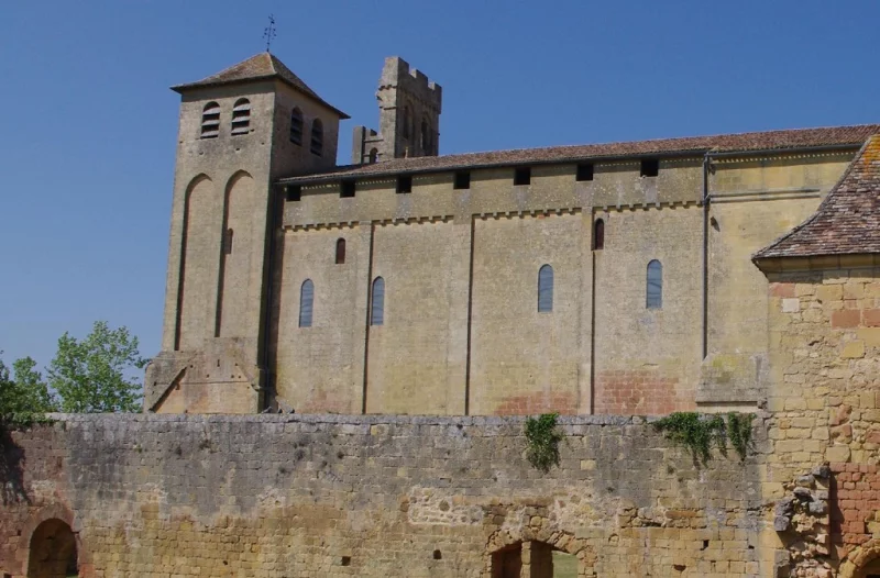 Saint-Avit Sénieur, un village