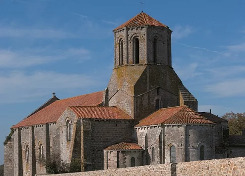 Eglise Saint-Pierre-de-Parthenay-le-Vieux
