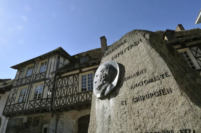 Stèle de Guillaume Dupuytren à Pierre-Buffière