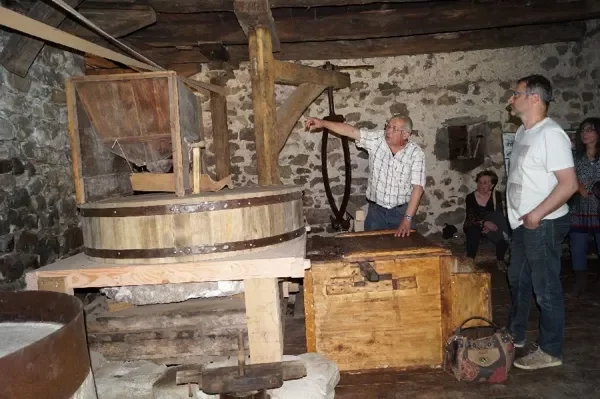 Moulin de Couffinhal à Couesques (groupes)