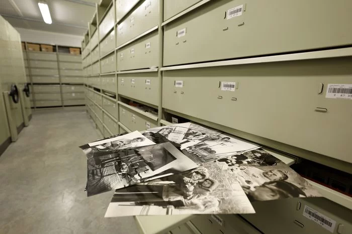 Visite des archives photographiques Sygma
