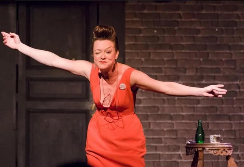 Woman show "Je buterais bien ma mère un dimanche"