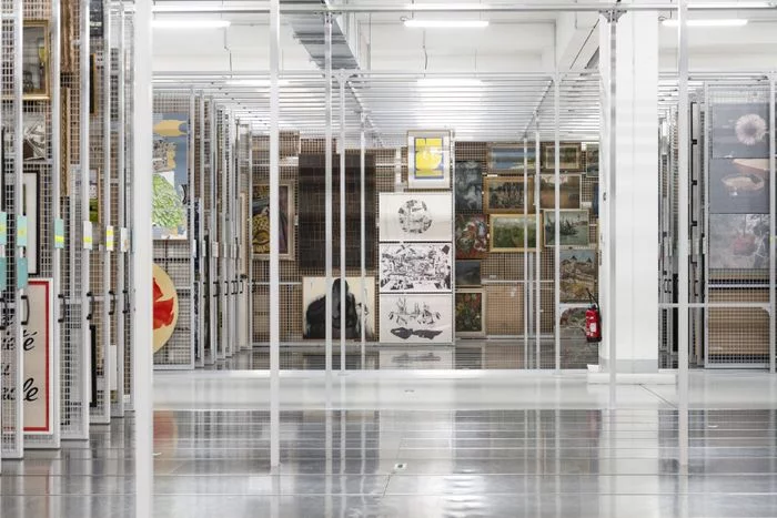 Visitez les réserves du fonds d'art contemporain !