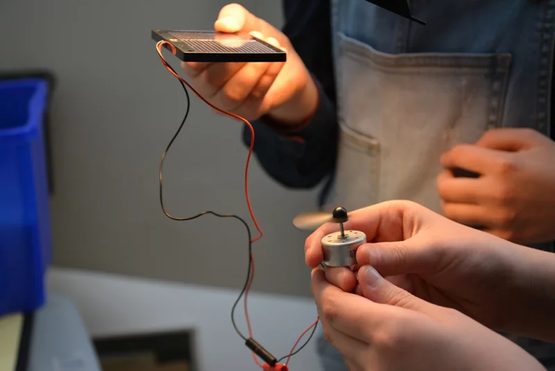 Atelier de la science "Becquerel en vacances!", atelier photovoltaïque