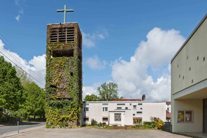 Église Saint-Pie-X
Un centre paroissial dans le quartier LIP