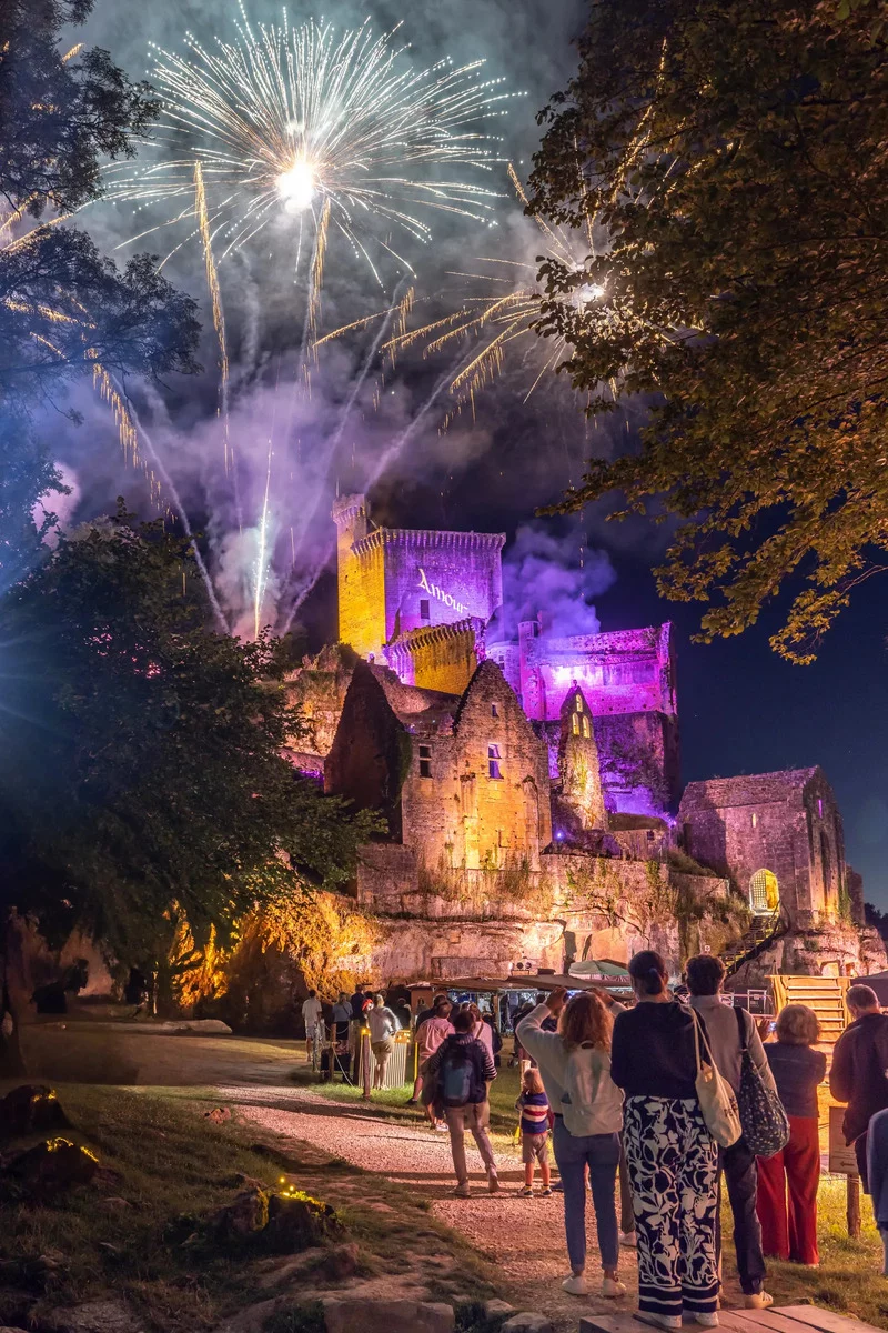 Soirées mystères et lumières à Commarque