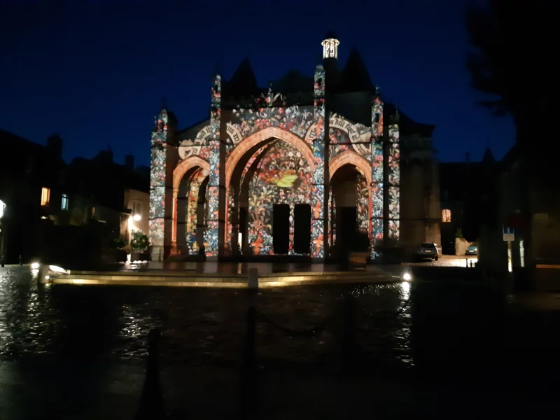 Notre Dame vous livre ses petits secrets