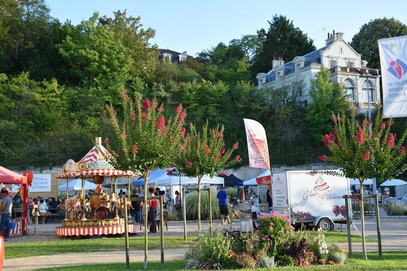 Marché nocturne à Montlouis-sur-Loire