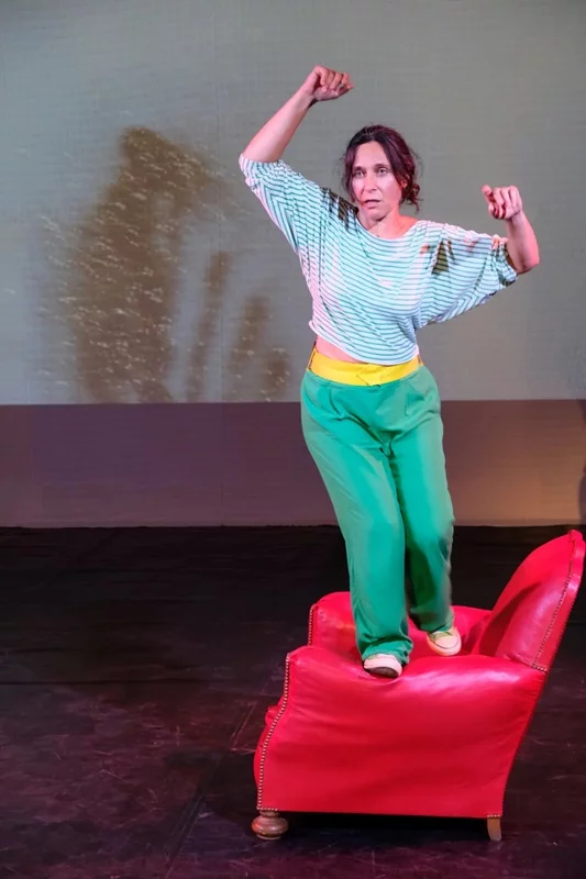 Théâtre-dessiné La fille du fauteuil par la Compagnie Imagine