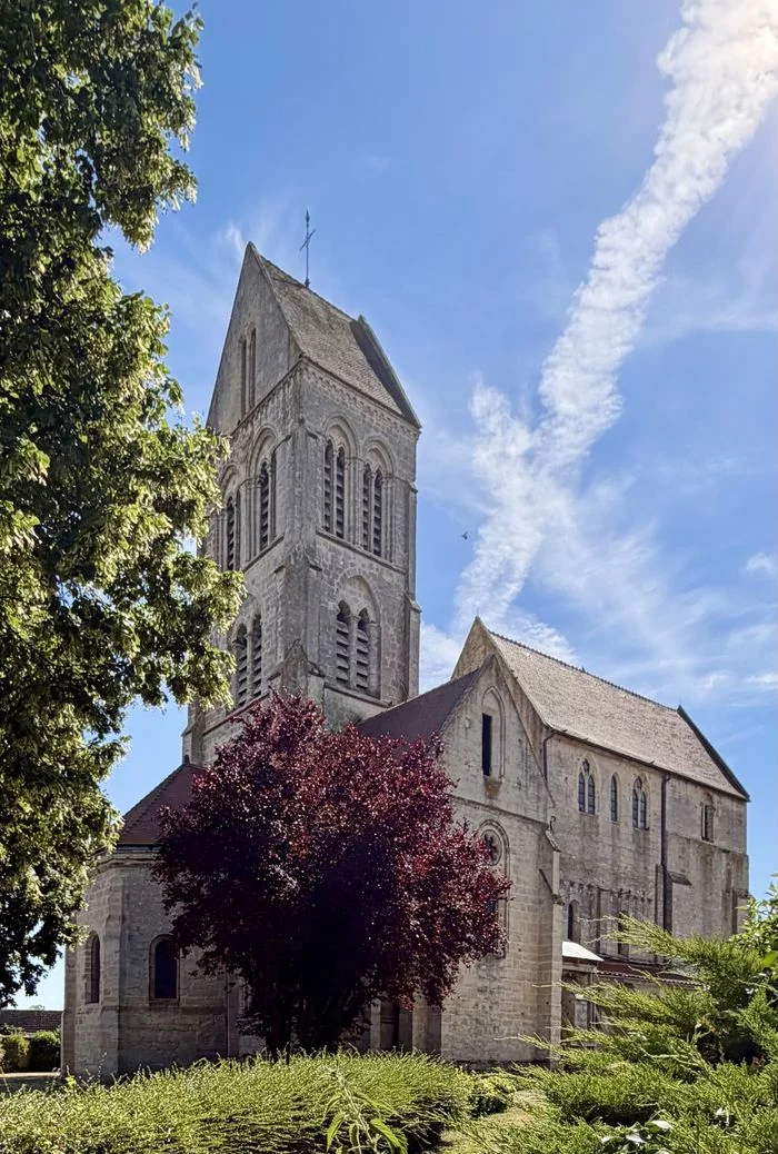 Eglise Saint Julien de Courville (église du château des Archevêques de Reims)