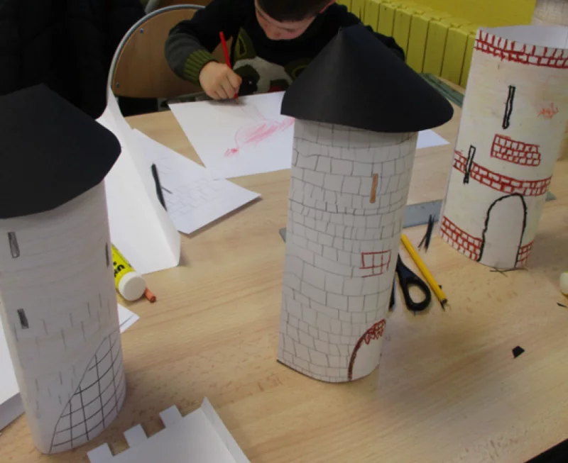 Atelier ARCHIPAT 6/12 ans "SAISON : À L’ASSAUT DU MOYEN ÂGE" : Enluminure