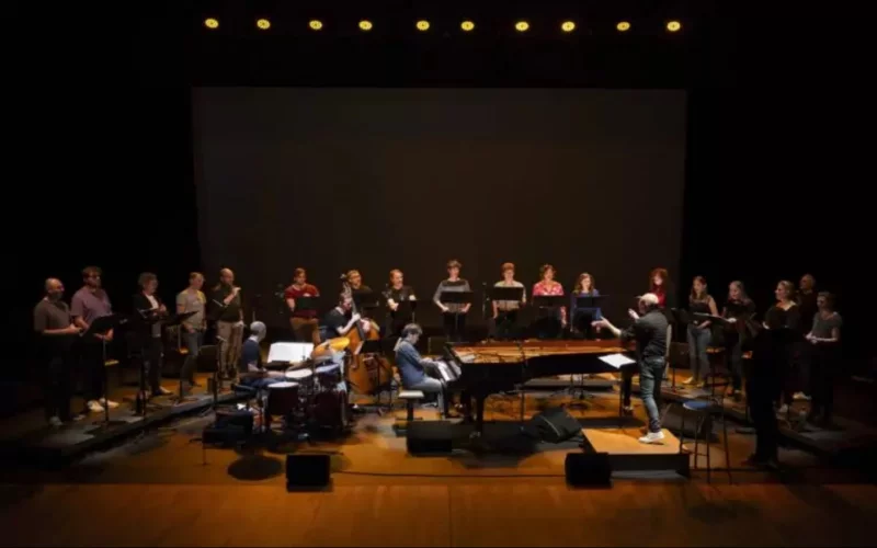 CHOEUR DE CHAMBRE, LES ELEMENTS & PAUL LAY TRIO – Waves of light