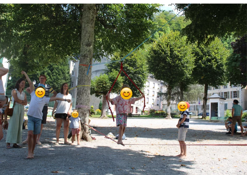 Initiation à la slackline à Gourette