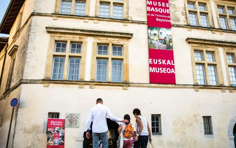 Zentzumen guztien museoa
