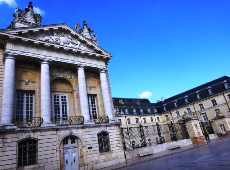 Visite découverte :  "ça déménage à la mairie  !"