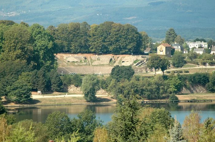 Visite du théâtre romain d'Autun