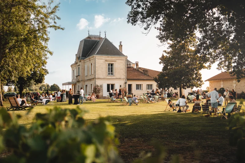 Dîner dans les vignes - La grande tablée de Grand Corbin