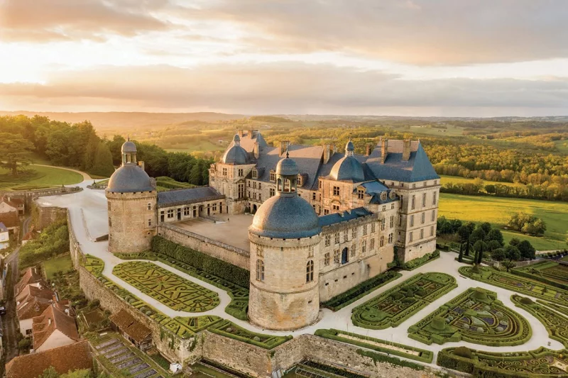 Visite privée du château et dîner dans la cour d’honneur