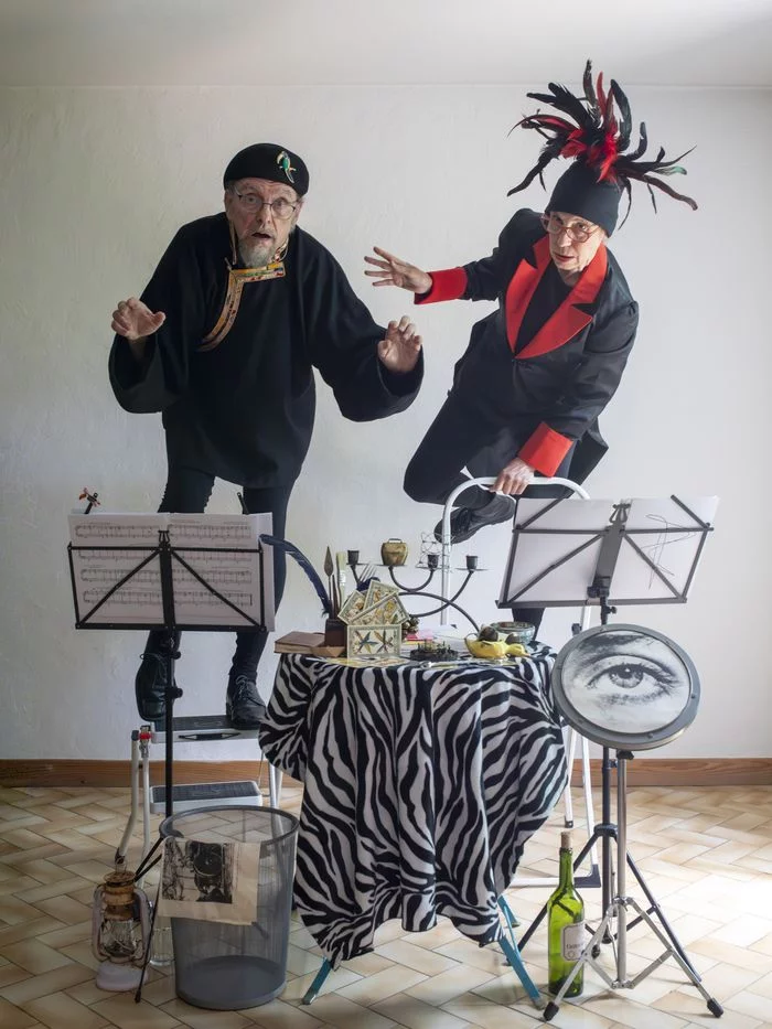 CANAILLE, me murmure la lampe à pétrole posée en équilibre sur le crâne de Satie: spectacle sortie de résidence avec Jean-Luc Bayard et Carole Alazard