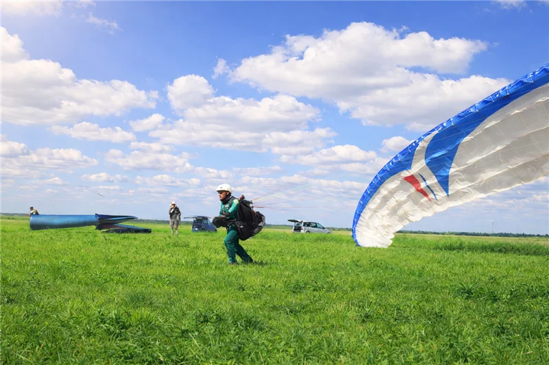 Vols découverte en parapente et deltaplane à Airvault