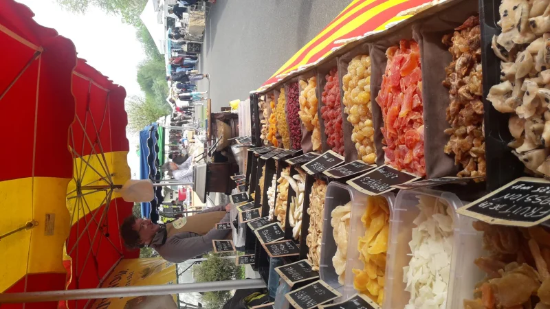 Marché traditionnel saisonnier