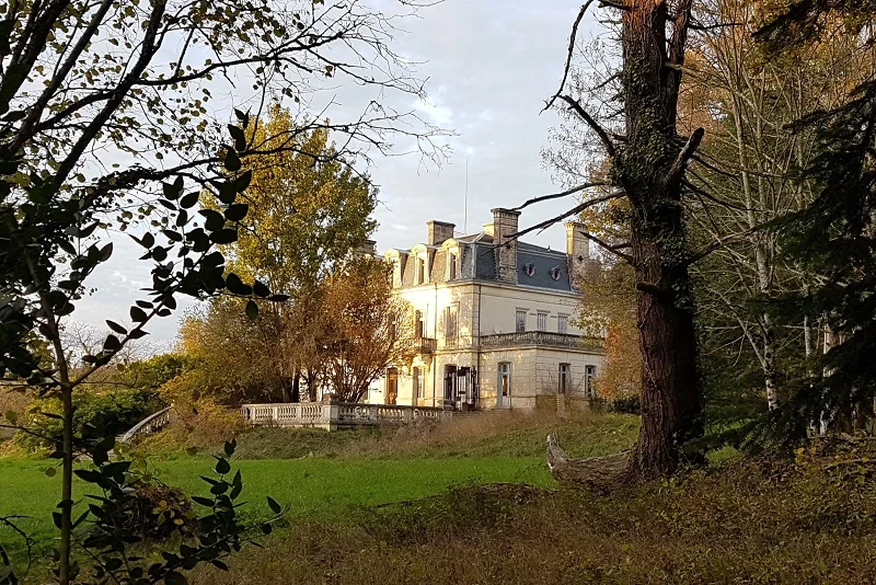 Etat(s) des lieux au jardin d'hélys-oeuvre