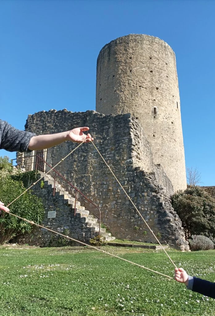 VISITE-ATELIER  LES BÂTISSEURS DU CHÂTEAU