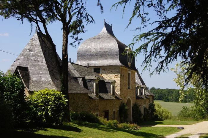visite libre du parc et découverte de la restauration en cours des batîments du porche