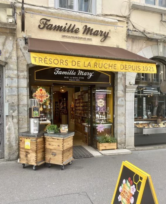 Découvrez les richesses de la ruche dans les boutiques Famille Mary