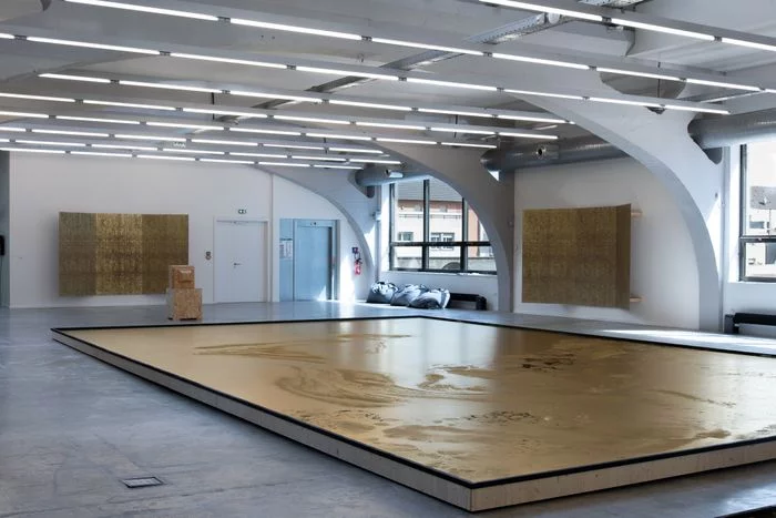 L’or dans l’art contemporain par Anne-Marie Charbonneaux