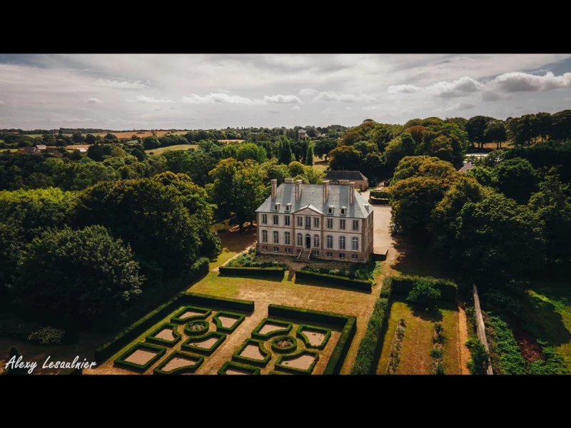 Visite libre du parc du château de Carneville