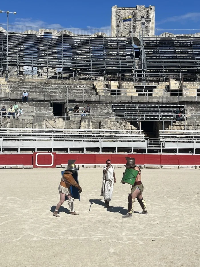 Les gladiateurs dans l'amphithéâtre