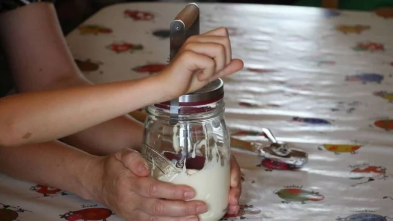Atelier famille : beurre à la baratte
