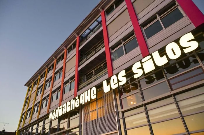 Visite libre de la médiathèque "Les Silos"