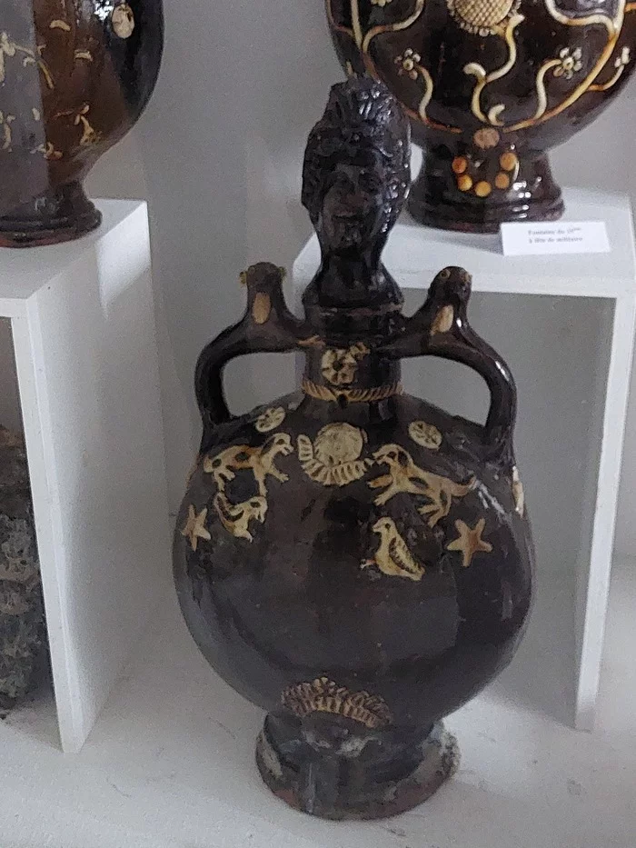 Visite guidée du musée de poteries anciennes