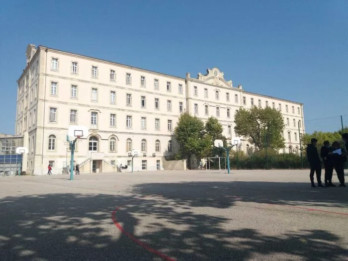 Visite guidée du lycée saint-charles (5 rue Guy Fabre)