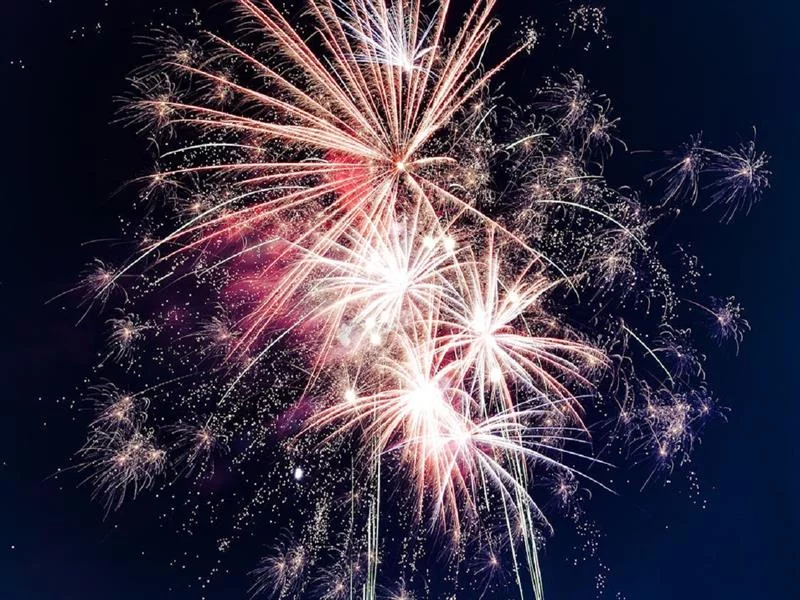 Animation musicale et feu d'artifice